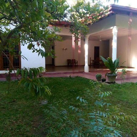 Siyapath Holiday Resort Polonnâruvâ Extérieur photo