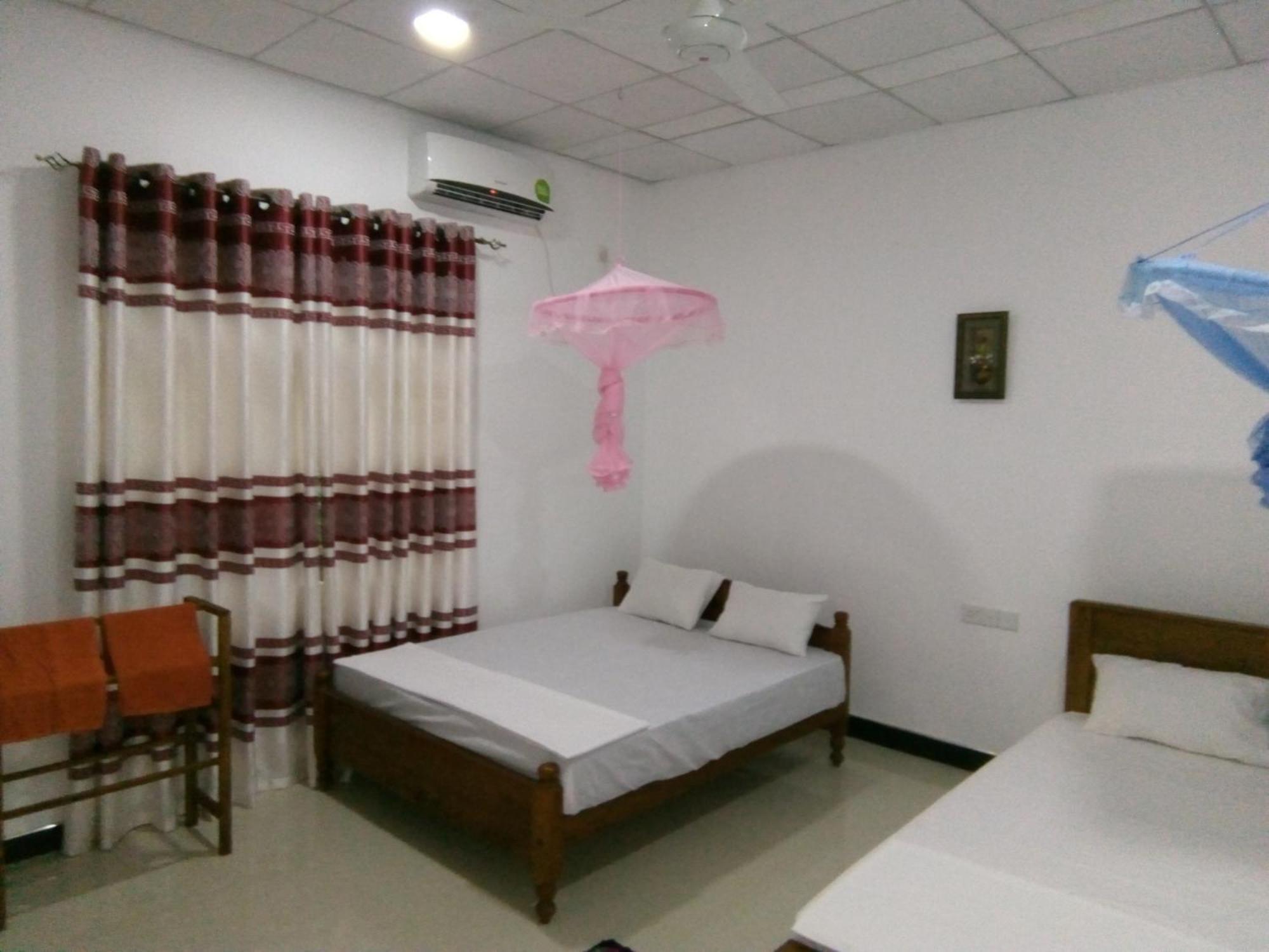 Siyapath Holiday Resort Polonnâruvâ Extérieur photo
