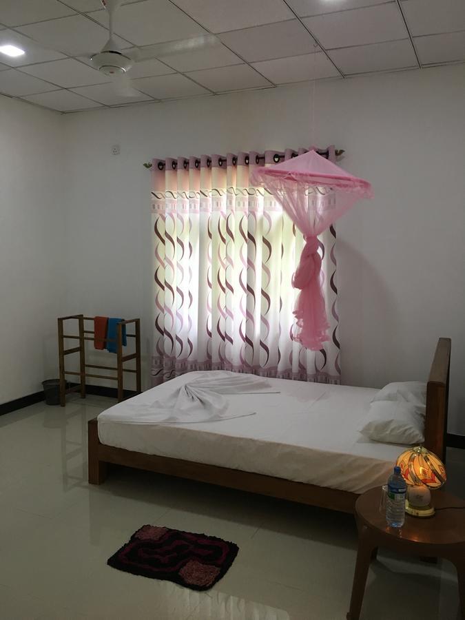 Siyapath Holiday Resort Polonnâruvâ Extérieur photo