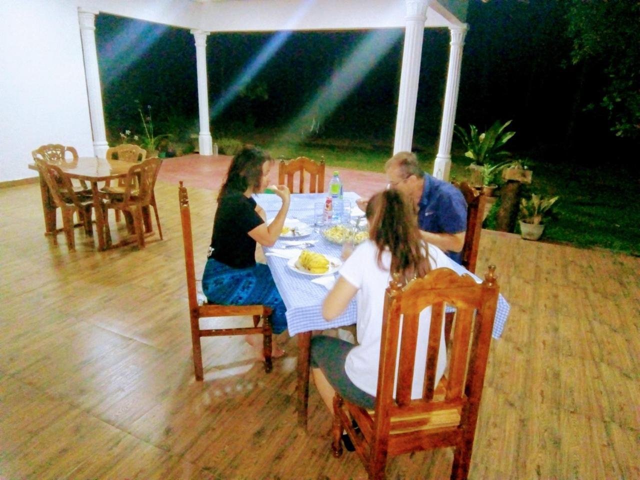 Siyapath Holiday Resort Polonnâruvâ Extérieur photo