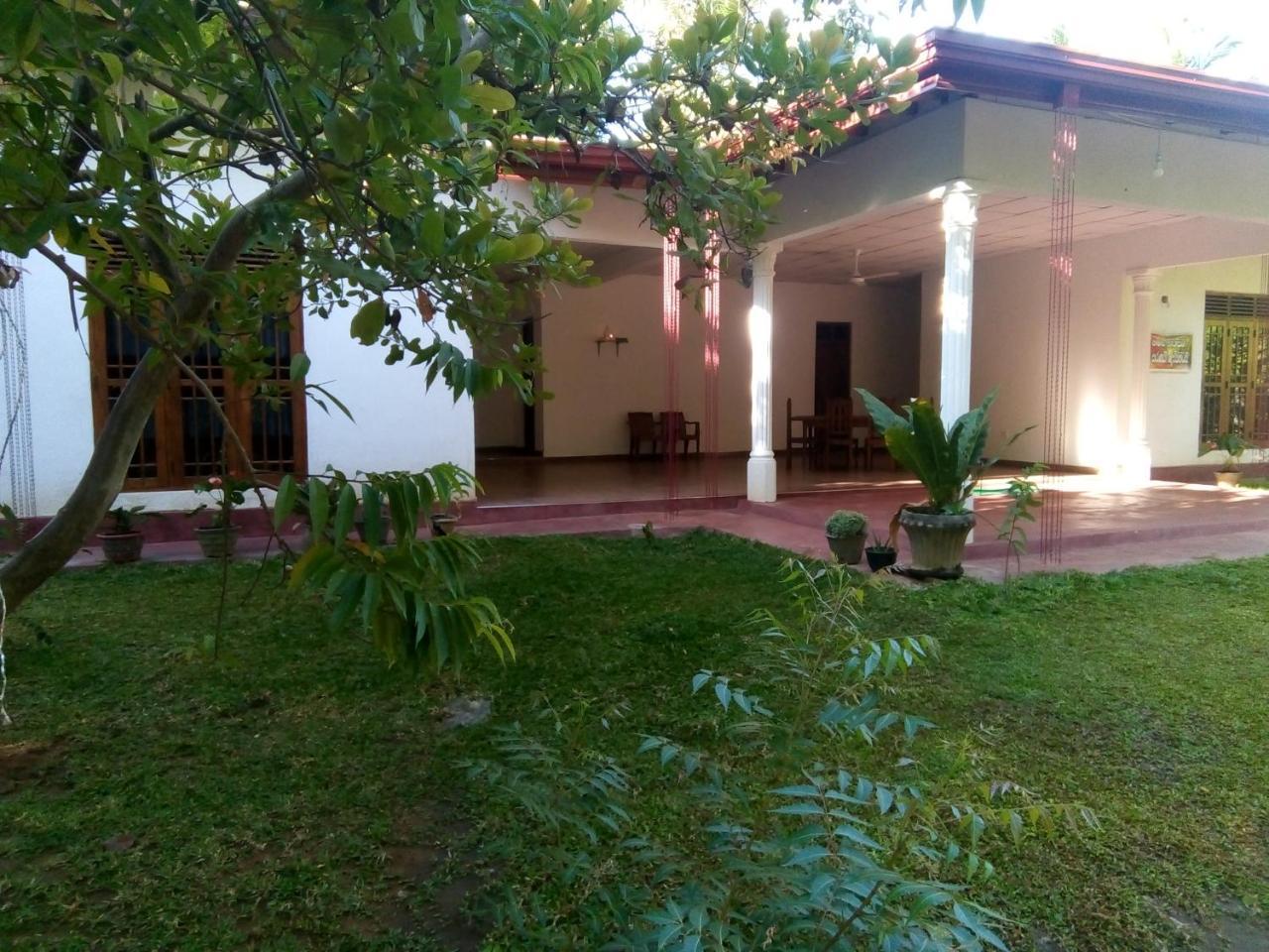 Siyapath Holiday Resort Polonnâruvâ Extérieur photo